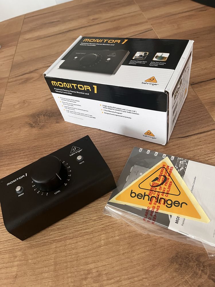 Behringer Monitor1 - Kontroler Audio (pasywny)