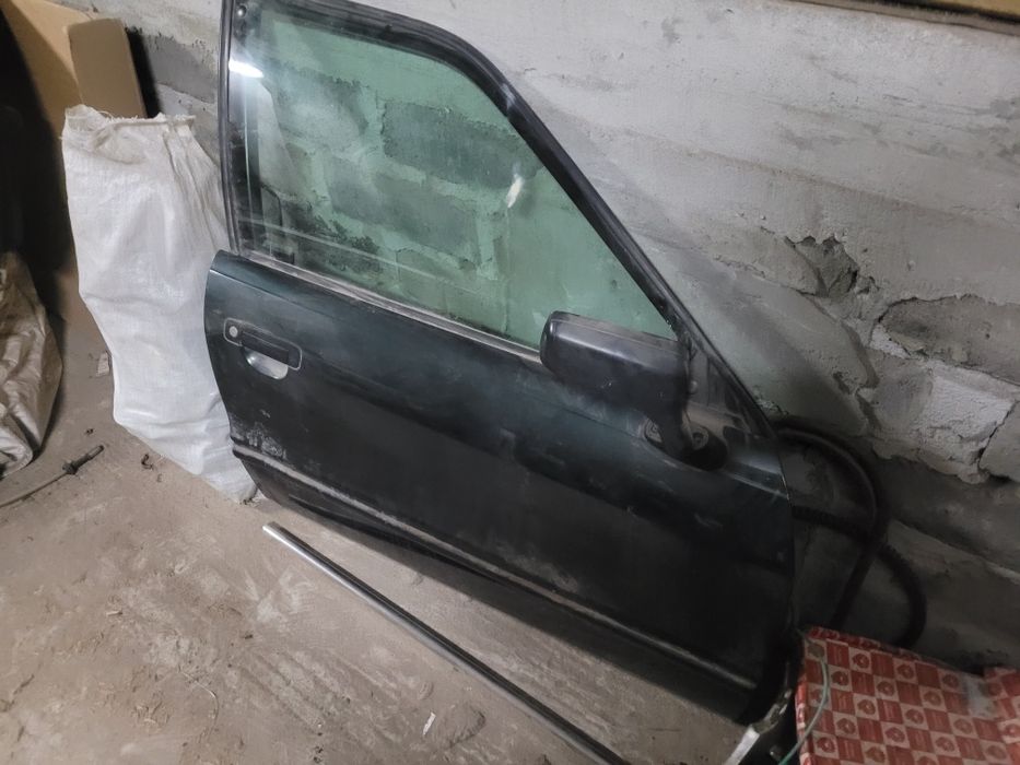 Sprzedam drzwi audi 80b4