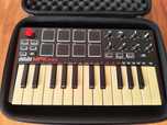 MIDI контроллер AKAI MPK mini 2 + кейс