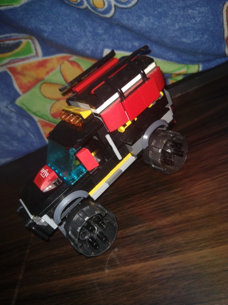 Машинка Лего сам сделал