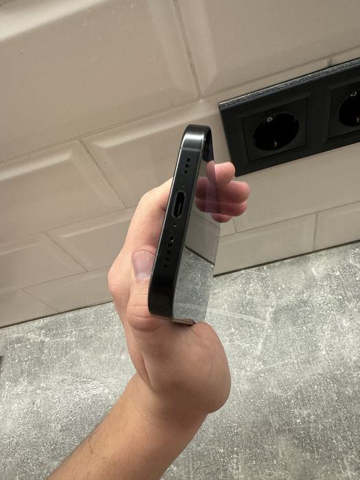 Iphone 16pro 1tb e-Sim neverlock Titanium Black