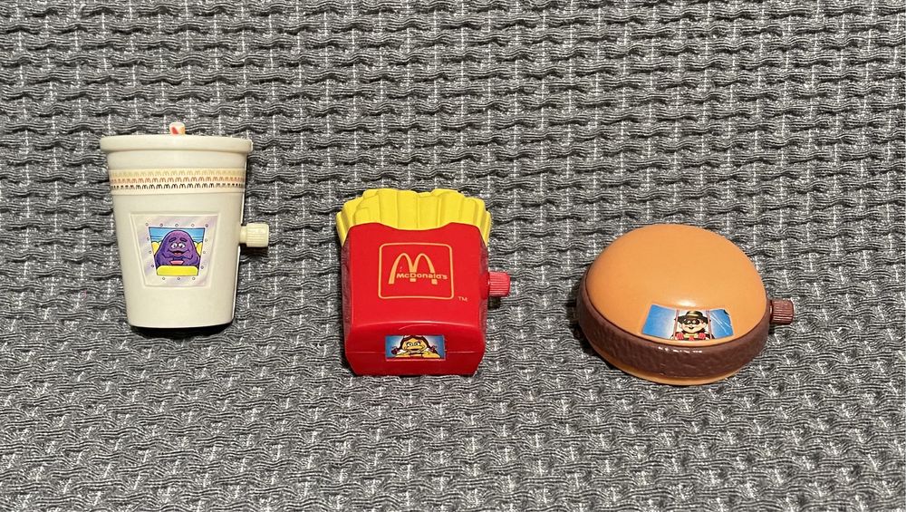 4 brinquedos McD