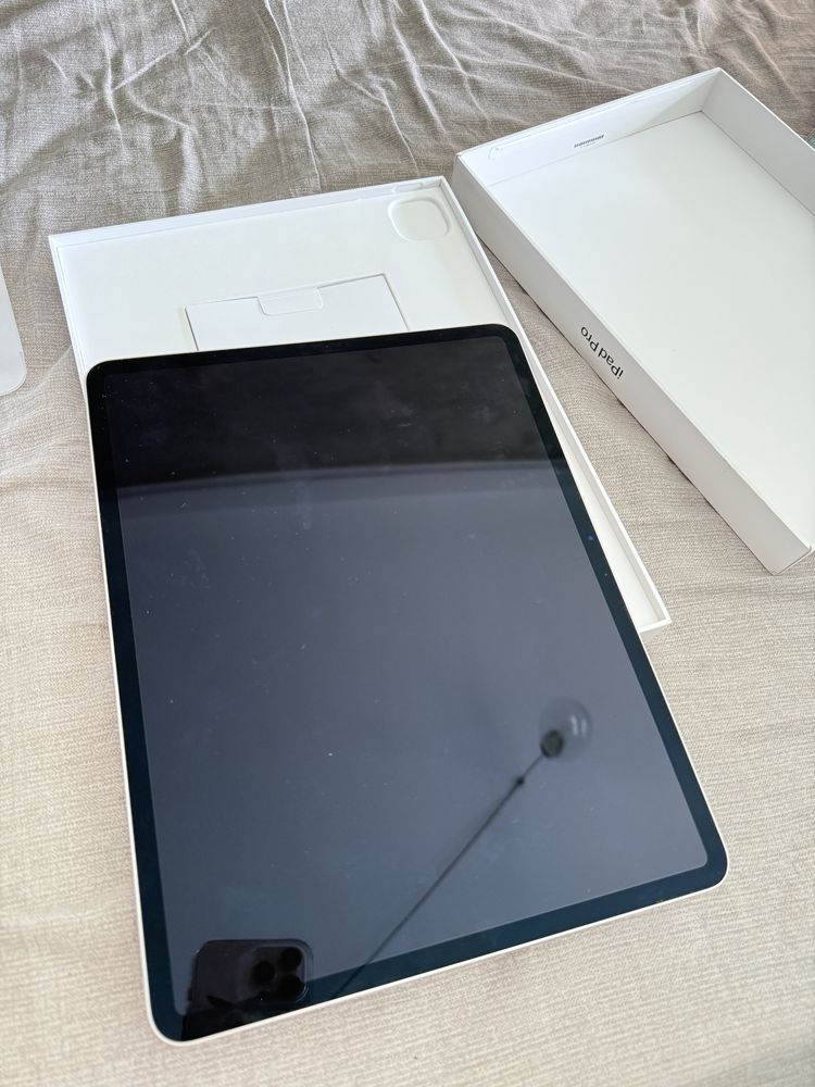 iPad Air 13 128gb praktycznie nowy