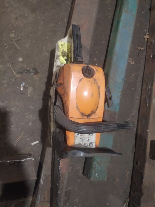 бензопила в хорошому стані