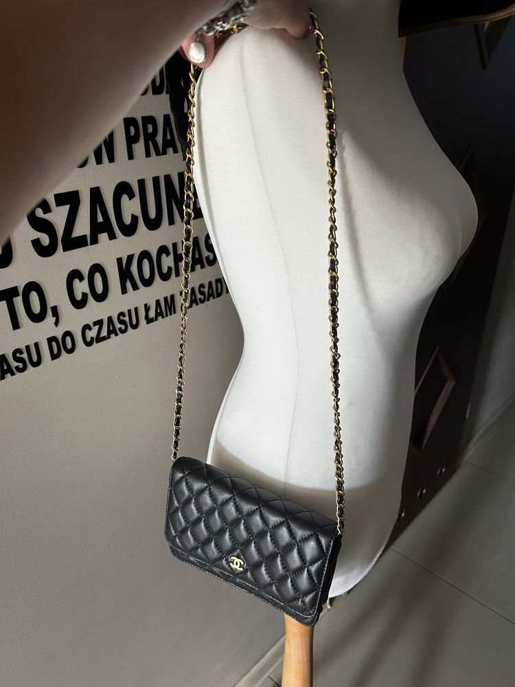 Torebka na telefon pikowana