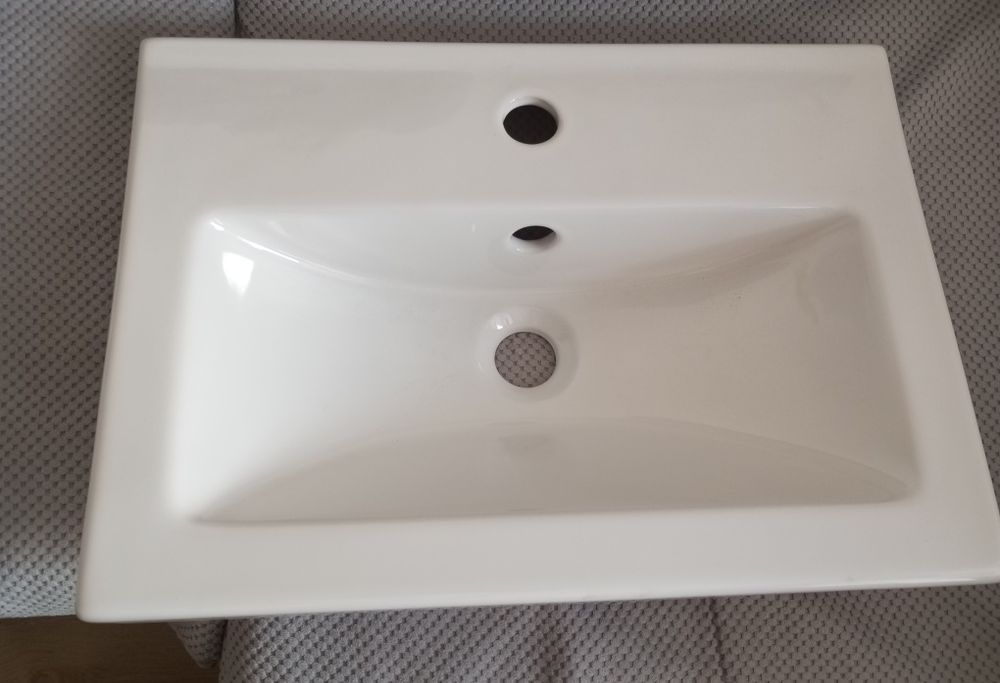 Szafka łazienkowa wisząca slim z umywalką