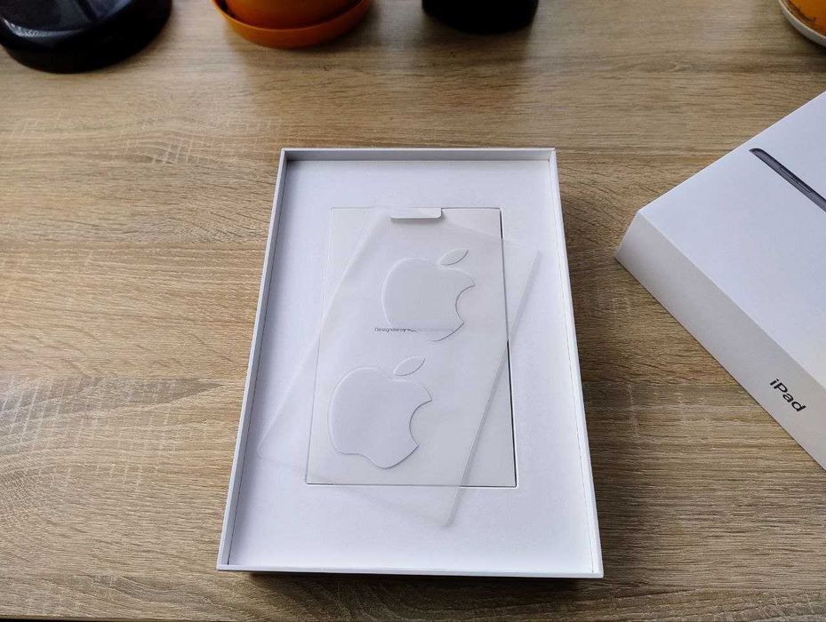 Чохол та захисне скло для iPad 9 10.2"