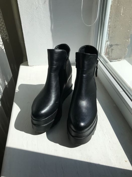 Жіноче осінньо-весняне взуття