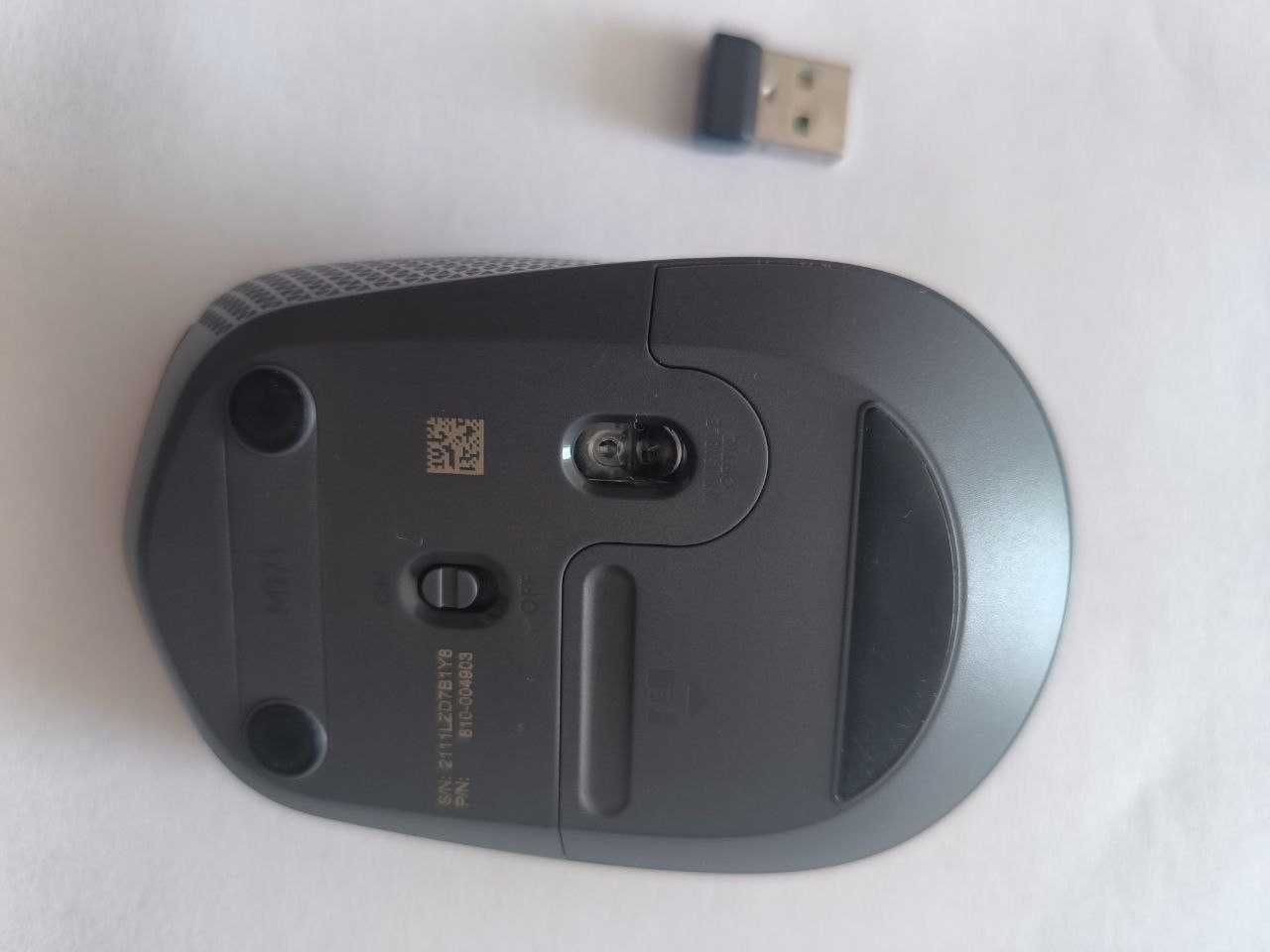 Myszka bezprzewodowa  Logitech 171 czarna dógość 98 mm szerokość 65 mm