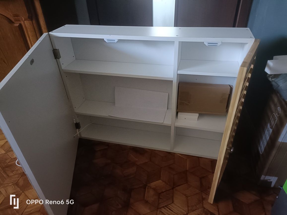 Szafka łazienkowa z lustrem i LED Uszkodzona