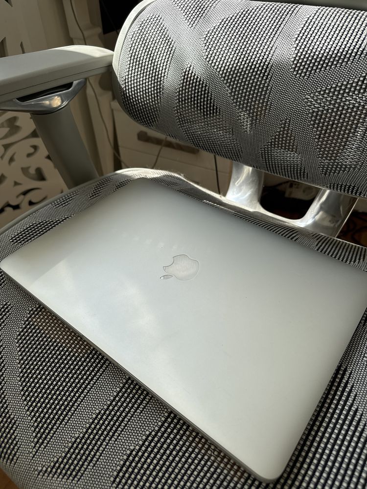 MacBook Pro (Retina, 15-inch), Intel Core i7, Ram 16 GB, SSD 512