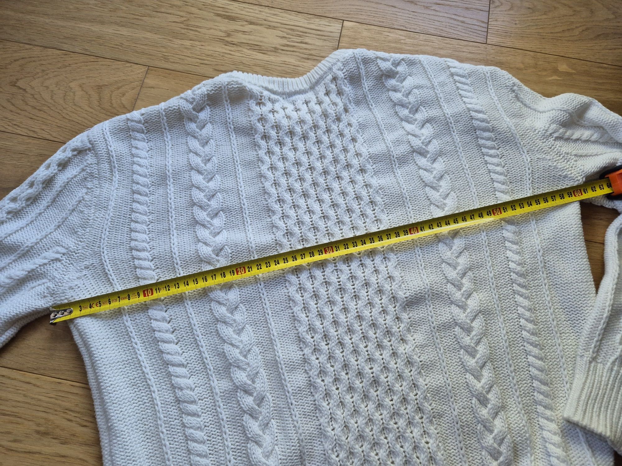 Sweter ze wzorem w warkocze M/L