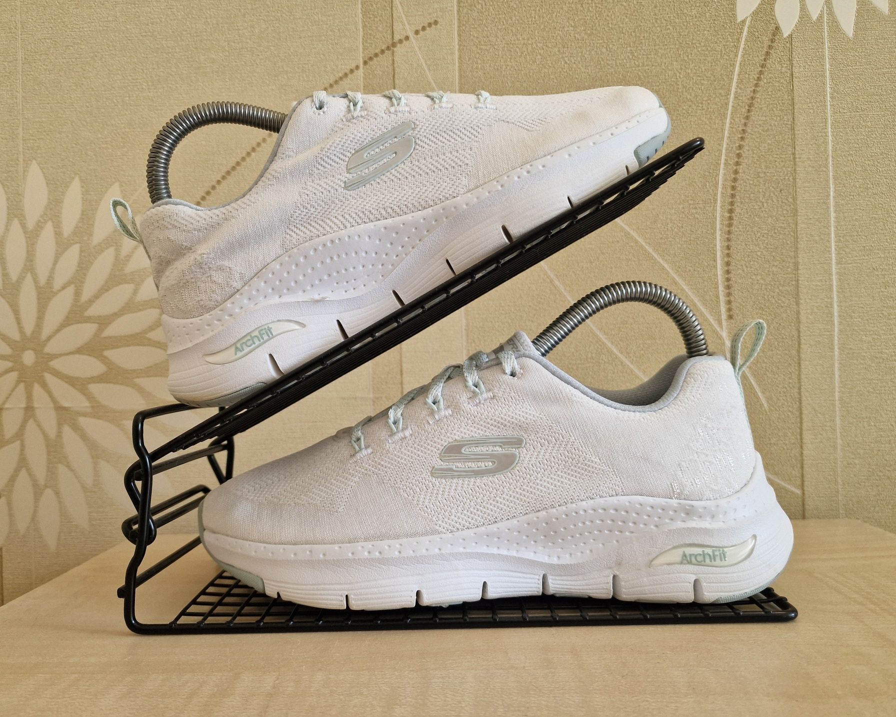 Кросівки Skechers Arch Fit оригінал розмір 36-37