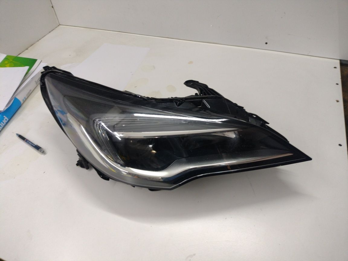 Lampa przód prawa opel astra k