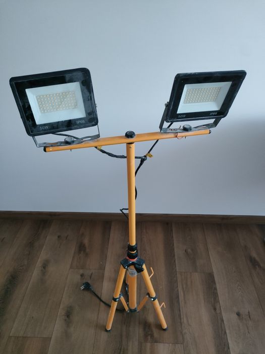 Lampa LED 50W na statywie