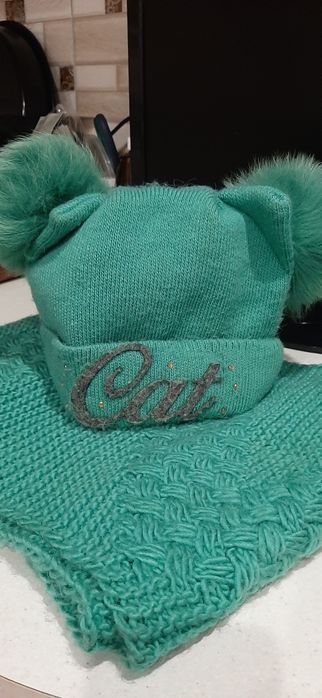 Зимова шапка з хомутом