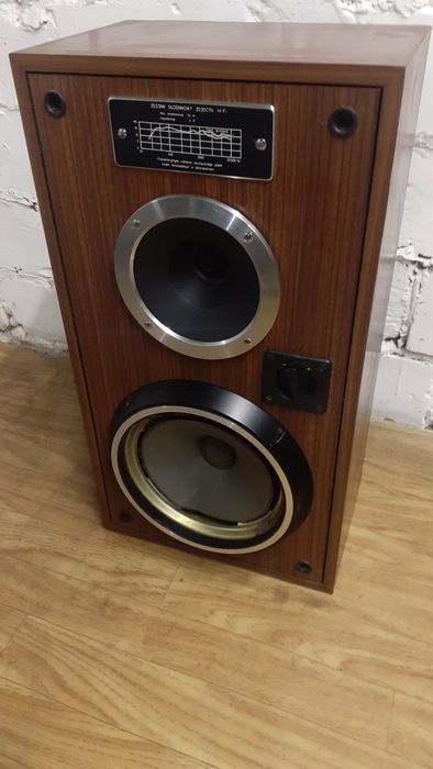 Kolumna Unitra uszkodzona