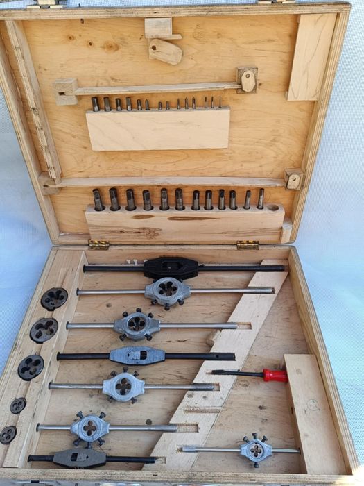 Zestaw gwintowników i narzynek