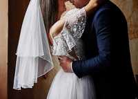 Suknia ślubna biała na ramiączkach