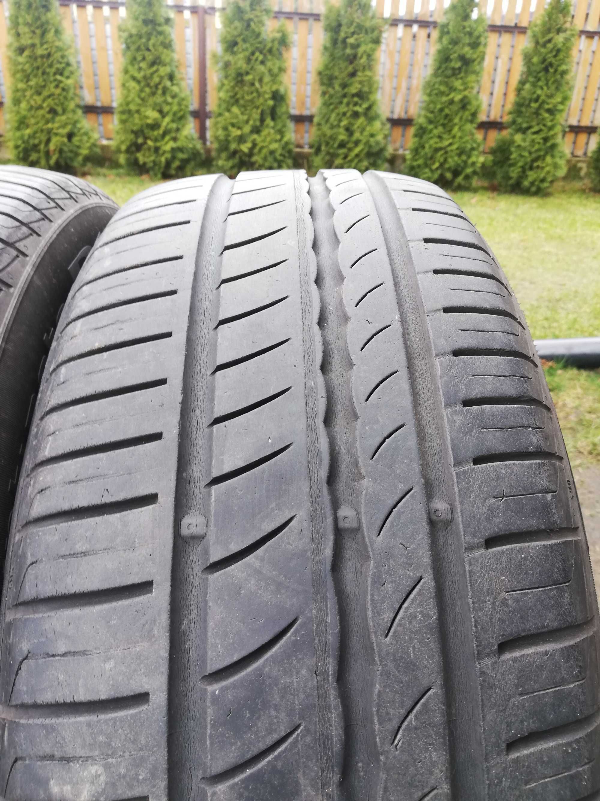 2 opony letnie Pirelli 215/55R17, bieżnik 6mm.