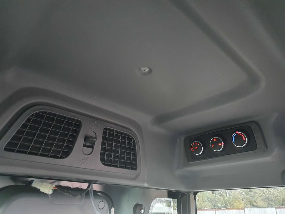 Koreański traktor ciągnik 4x4 40KM kabina klima LS MT 3.40 gw.5 lat