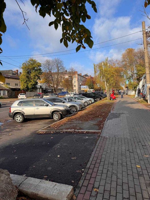 Продається комерційне приміщення в центрі міста