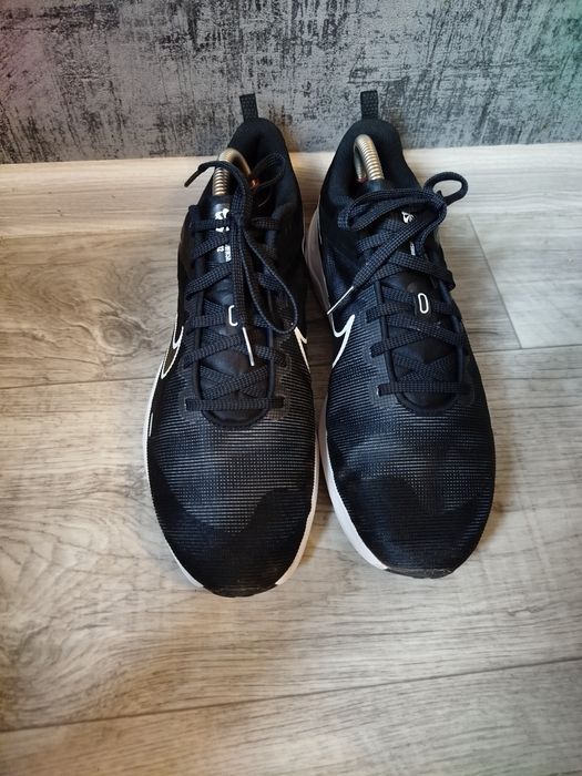 Кросівки бігові Nike розмір 42 устілка 26,5 см в ідеальному стані