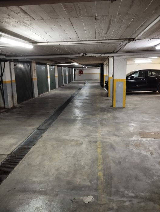 Garagem a venda, Setúbal (Montalvão)