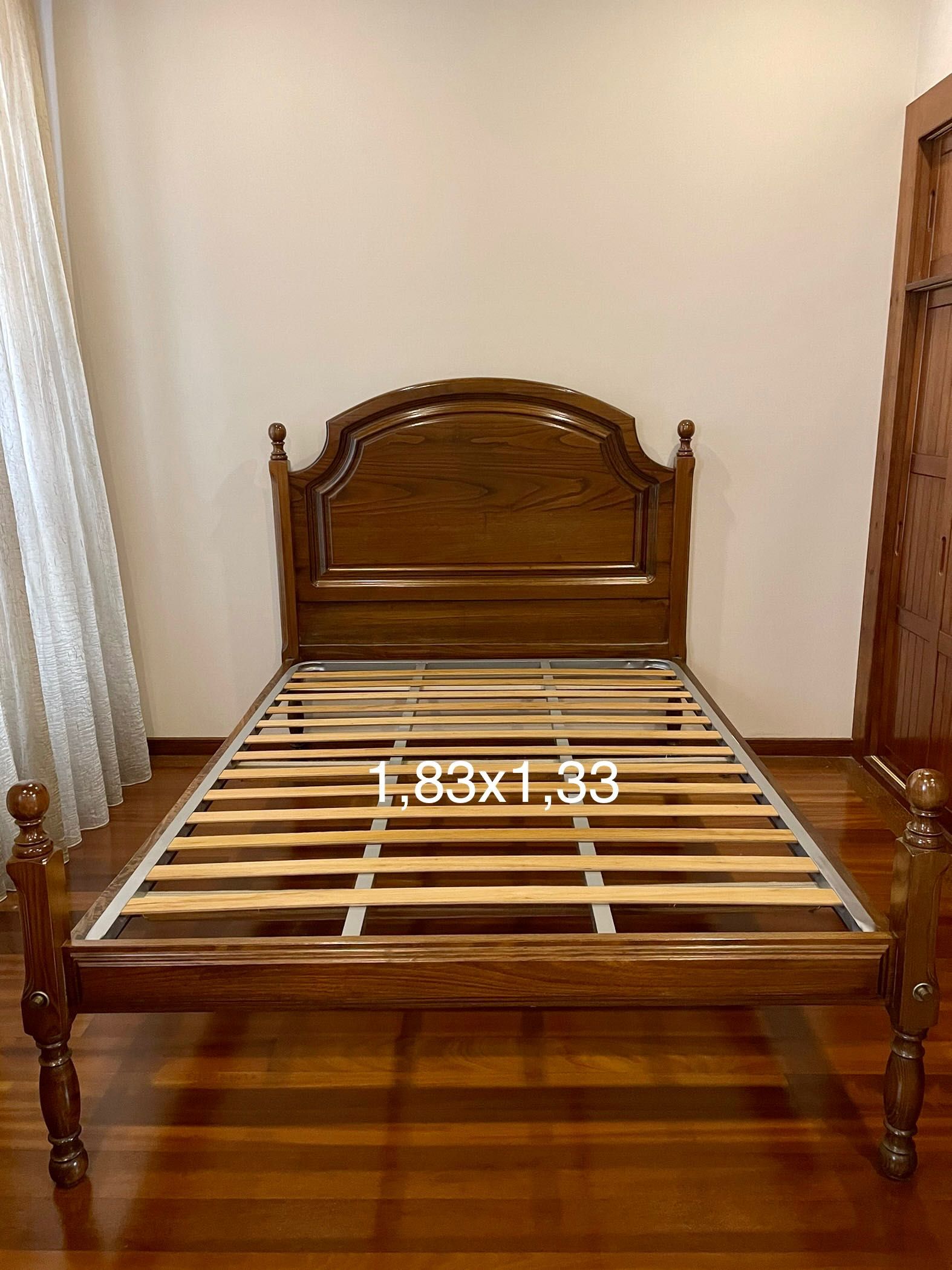 Cama Casal   “ Bom Estado” s/colchão