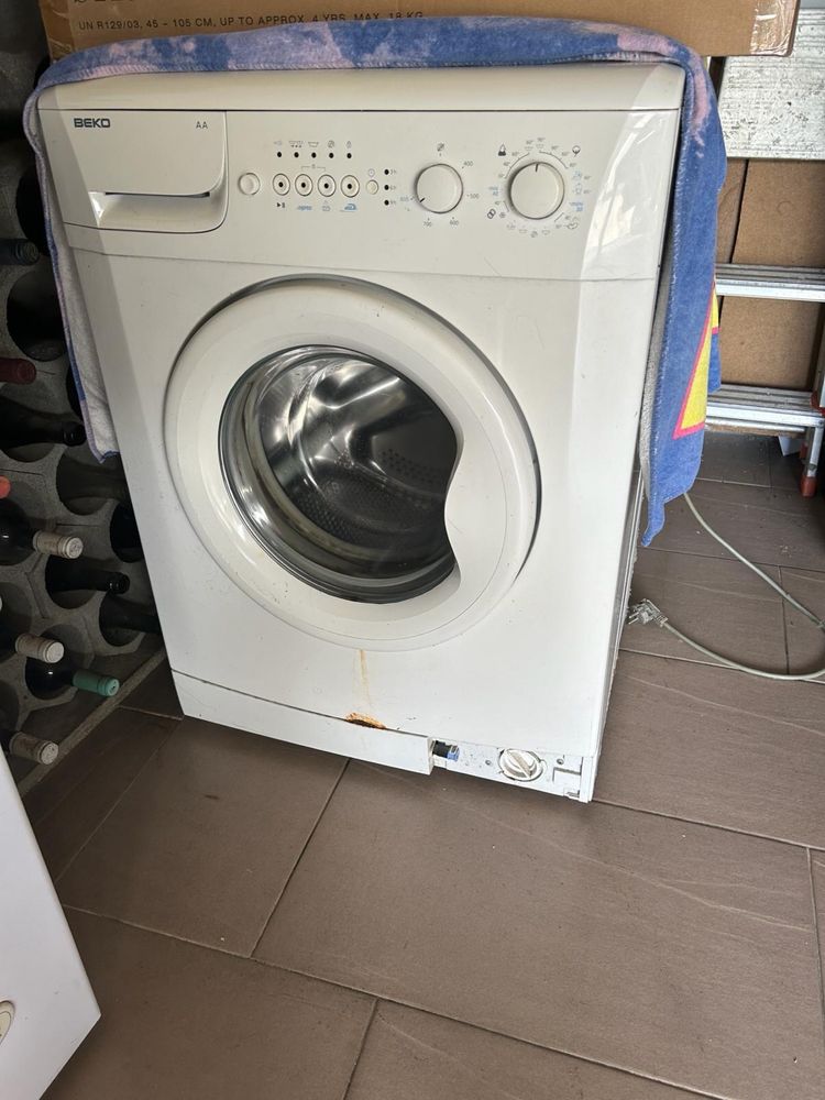 Maquina de lavar roupa e secar