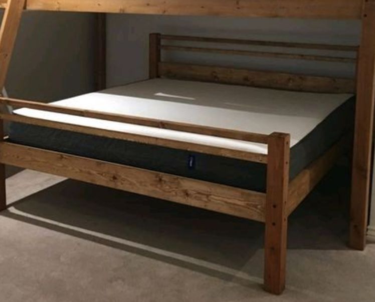 Ліжко деревяне  150*200 з ортопедичним матрасом