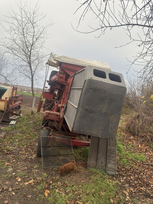 Комбайн T600S з жаткою