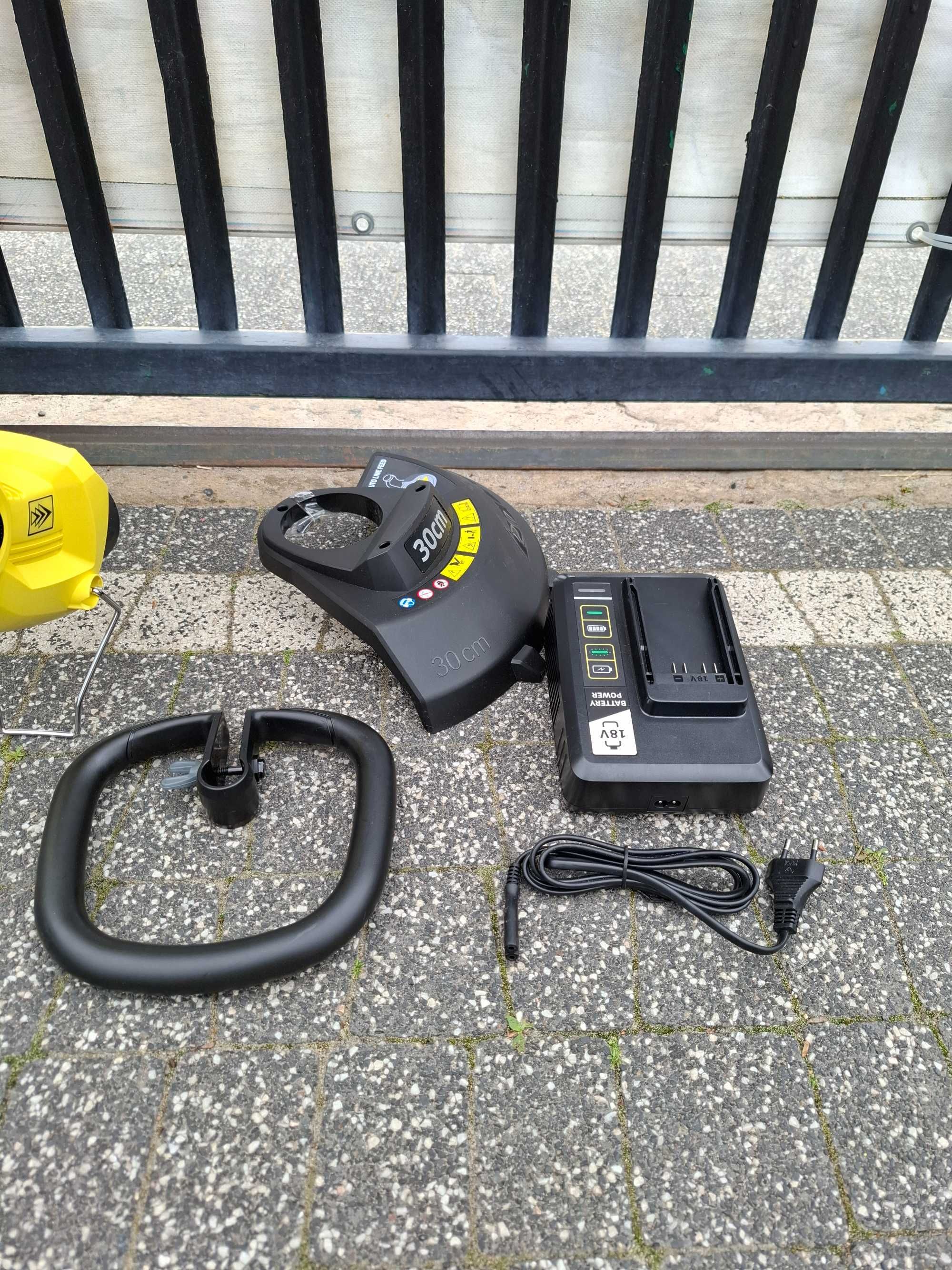 Podkaszarka akumulatorowa Karcher LTR 18-30 * Ładowarka