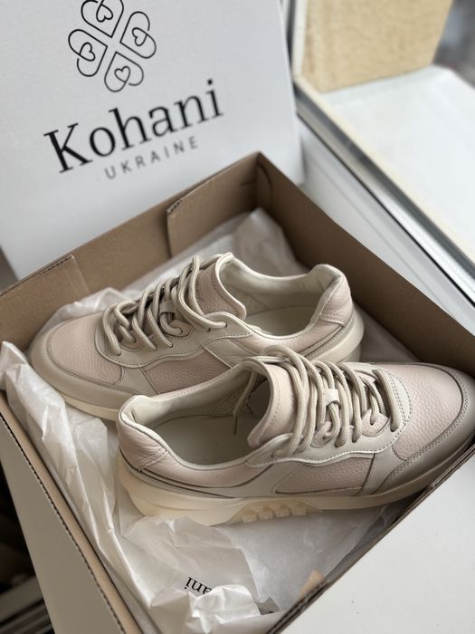 Кросівки жіночі шкіряні