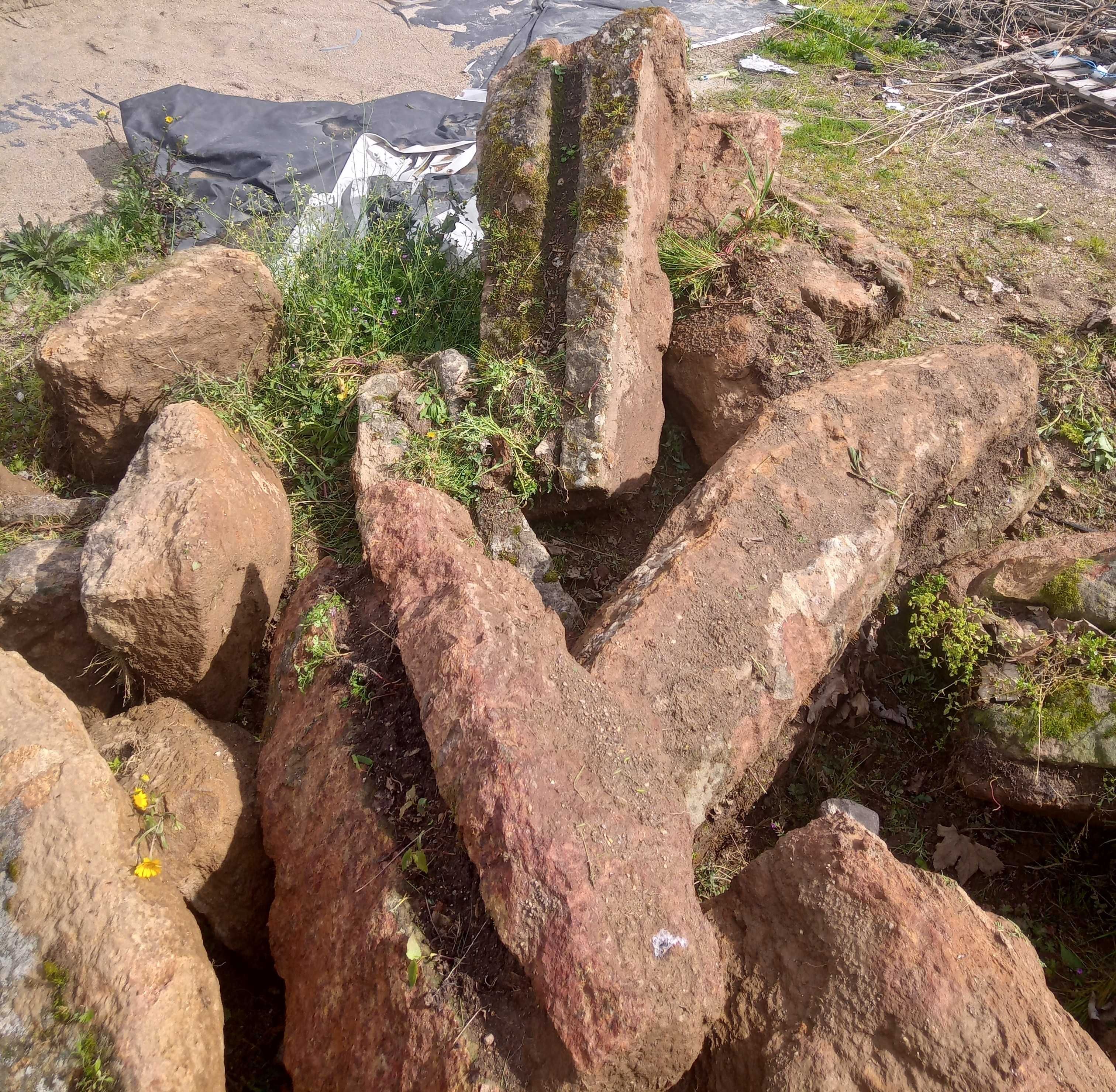 Caleiros em Pedra Xisto