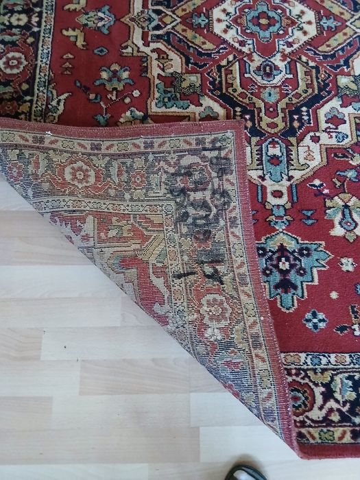 продам 2 ковра  часів СРСР,роз.2×1,5м.,3×2м.