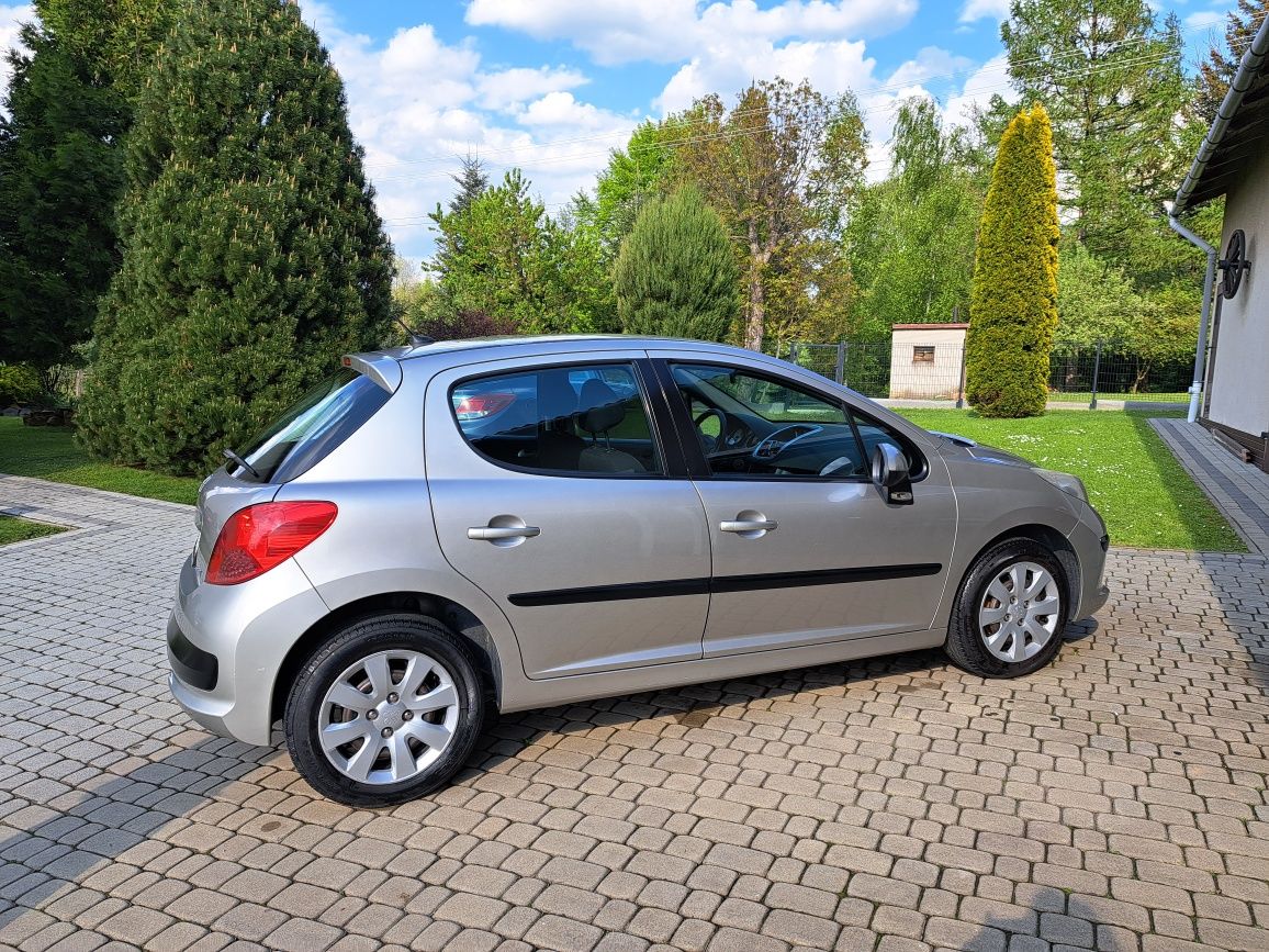 Sprzedam Peugeot 207 1.4 benzyna