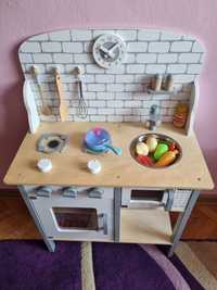 Drewniana kuchnia dla dziecka z akcesoriami