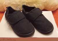 F&F ciapy dla dziecka czarne szmaciaki na rzep buty półbuty trampki