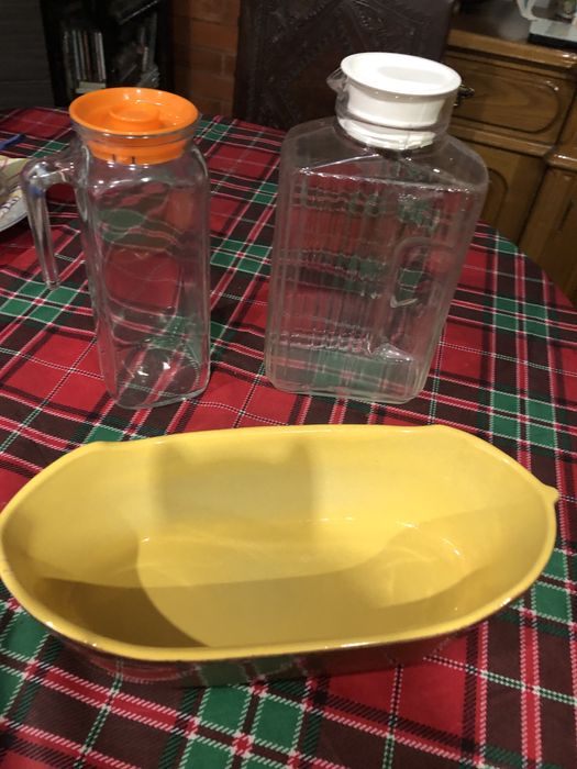 3 artigos , 2 recipientes para Sumos e terrina em loica