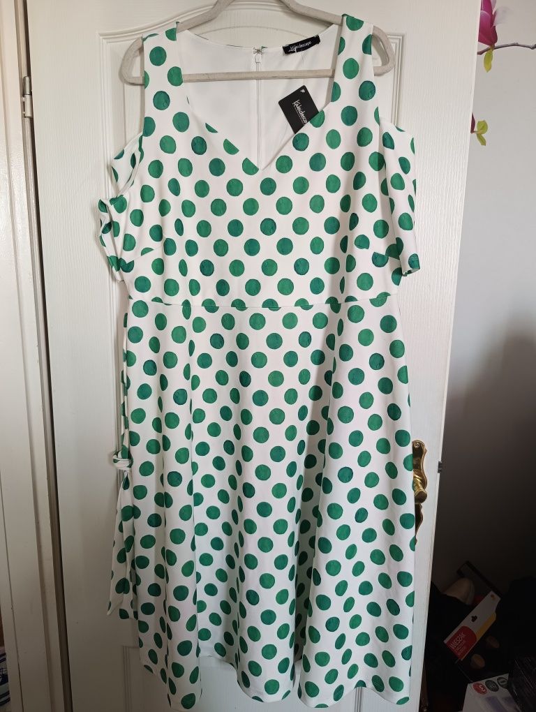 Nowa sukienka grochy kropki zielone elegancka 50 plus size wesele kale