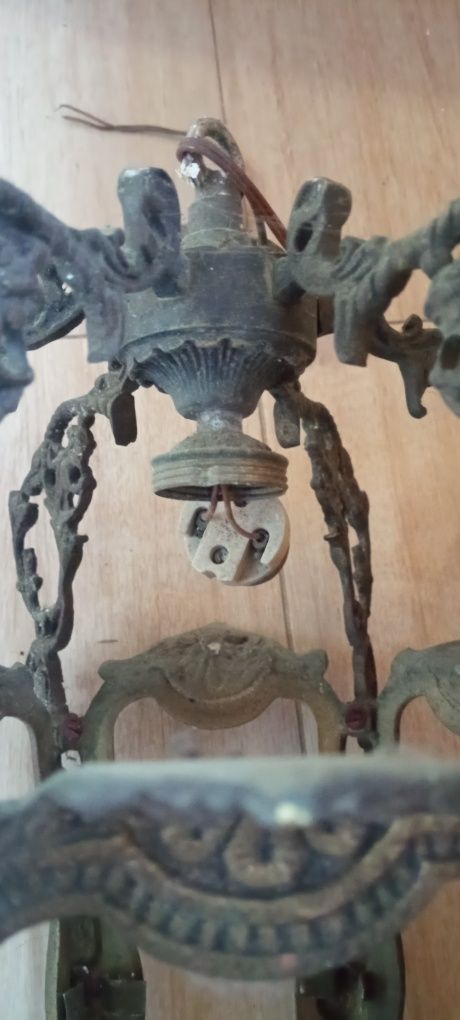 Lanterna antiga latão maciço sem vidros