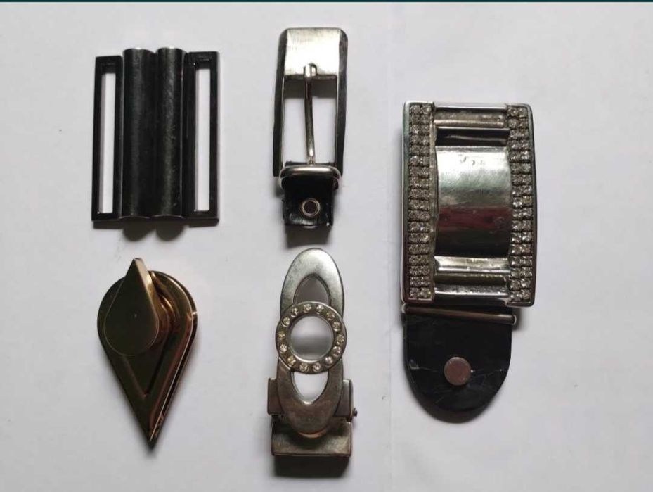 Пряжка до ременя