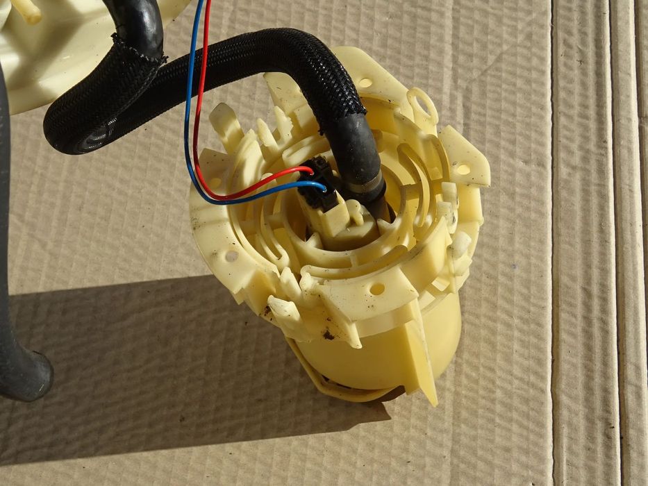 OPEL VECTRA C SIGNUM POMPA PALIWA POMPKA PALIWOWA KOSZ REGULATOR 1,6 1,8 2,2 2,0T 3,2