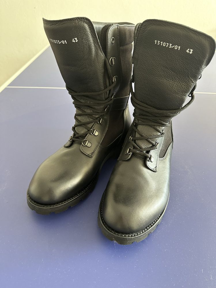 Botas militares novas