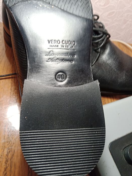 Туфлі  нові шкіра Італія р 40