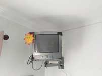Televisor e suporte