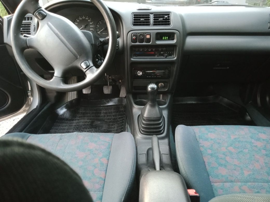 Mazda 323f z klimatyzacją