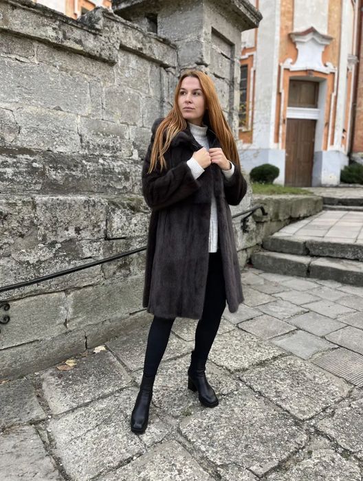 Натуральна Норкова шуба довжина 100 см