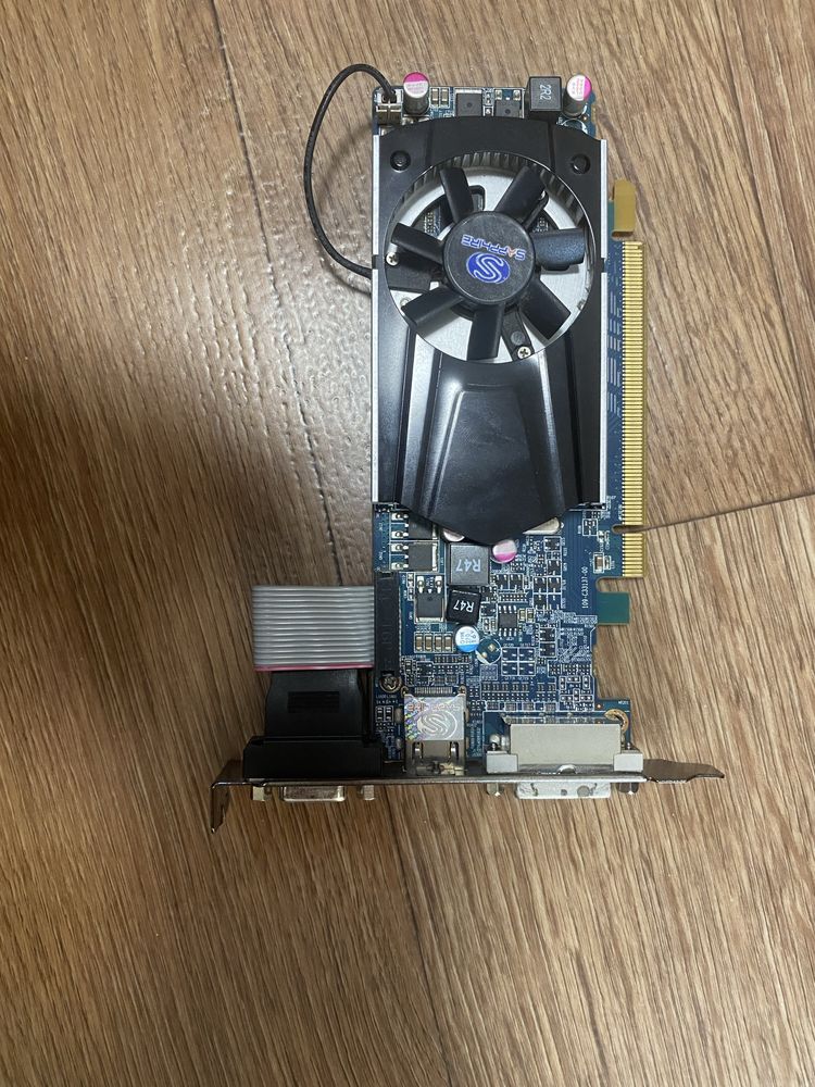 Відеокарта Sapphire hd6570 1gb DDR3